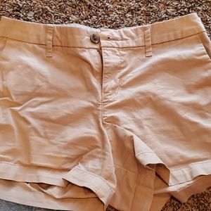 Old navy khaki shorrs 3 in inseam